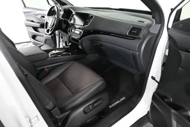 Used 2024 Honda Ridgeline Black Edition image 10