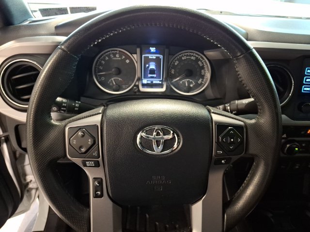 Used 2016 Toyota Tacoma Limited w/ Towing Package AWD/4WD image 19