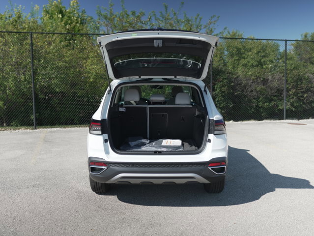 New 2025 Volkswagen Taos SE AWD/4WD image 7