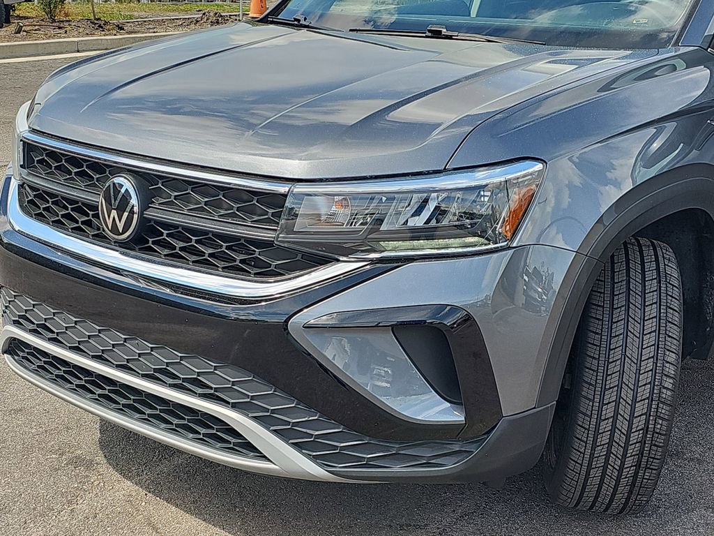 Used 2022 Volkswagen Taos SE w/ Panoramic Sunroof Package image 34