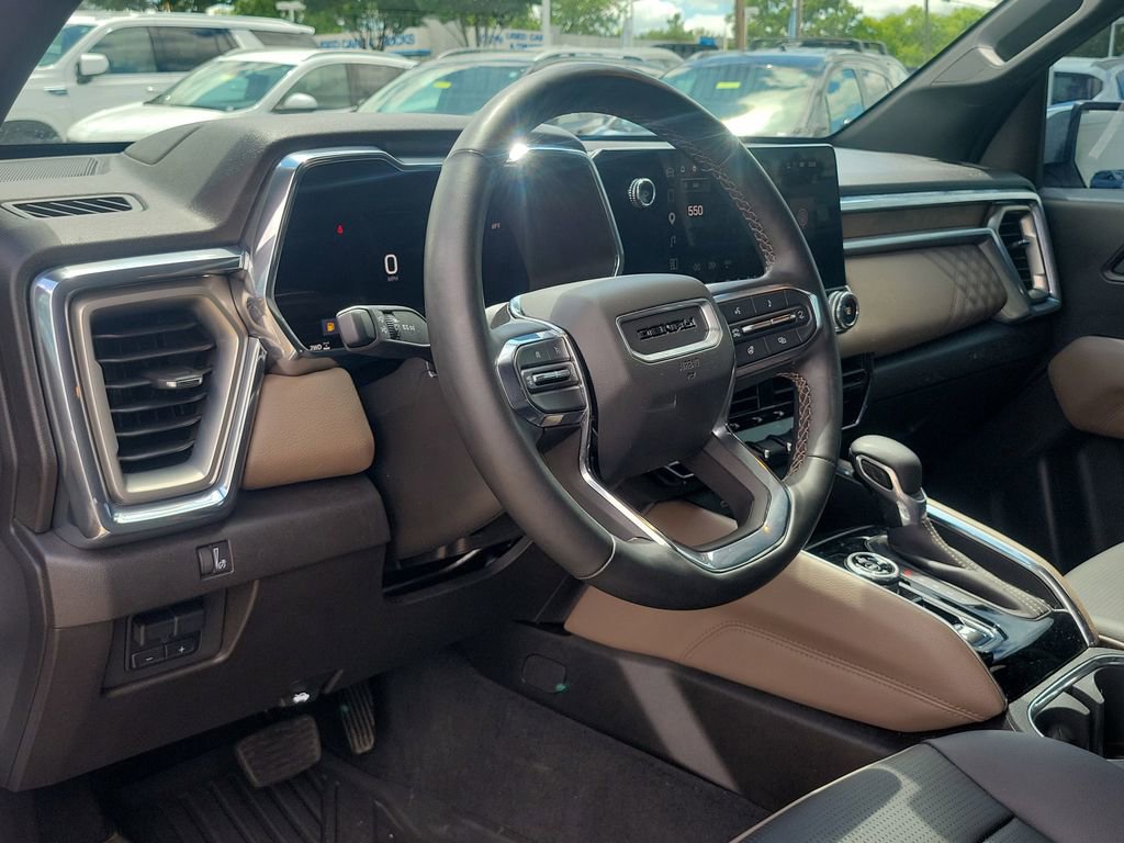 Used 2024 GMC Canyon Denali AWD/4WD image 19