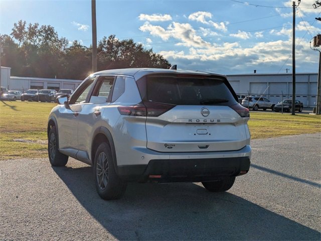 Used 2024 Nissan Rogue S image 4