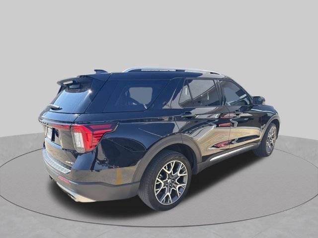 Used 2025 Ford Explorer Platinum w/ Ultimate Package AWD/4WD image 2