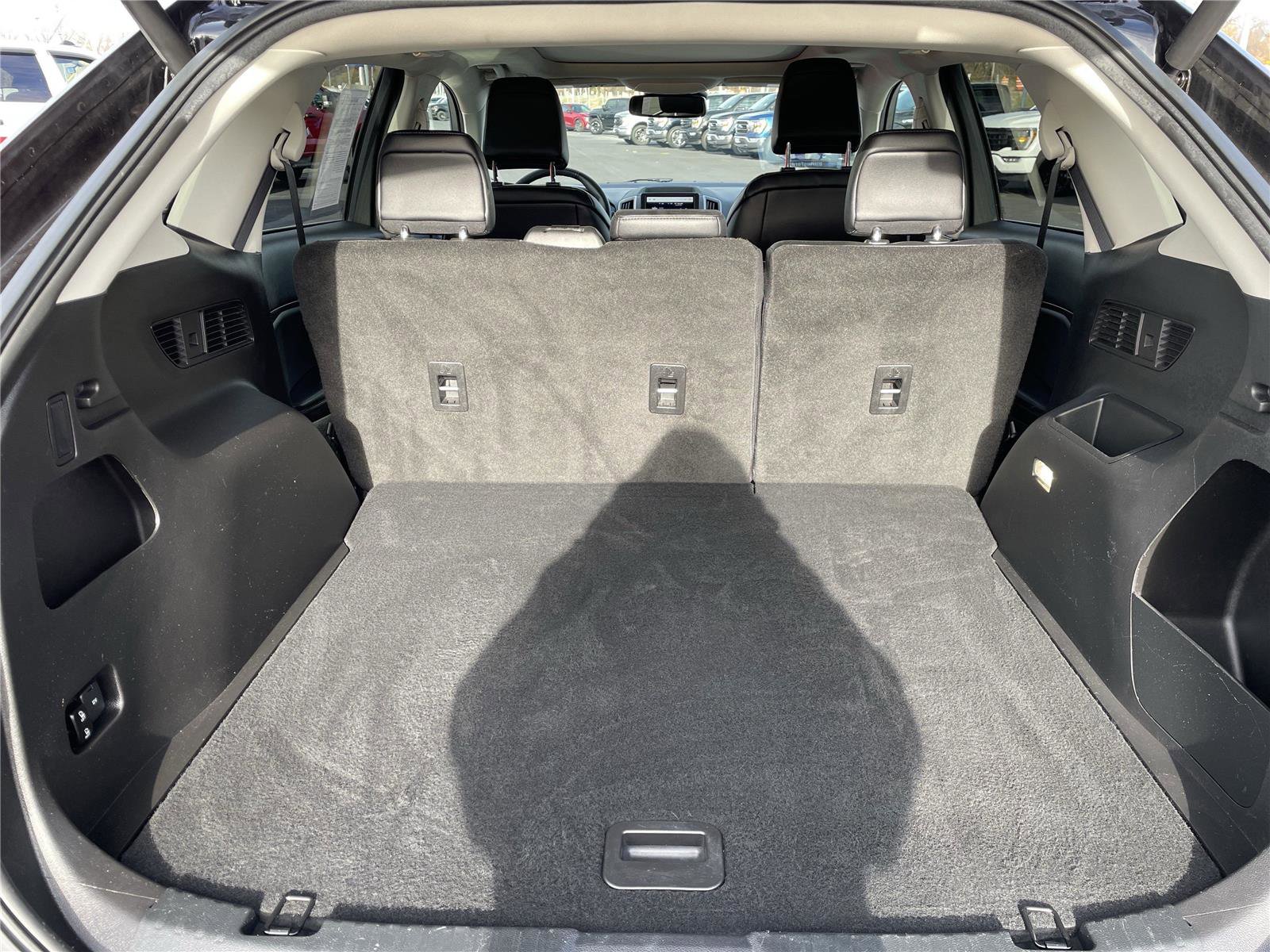 Used 2024 Ford Edge SEL w/ Convenience Package image 6