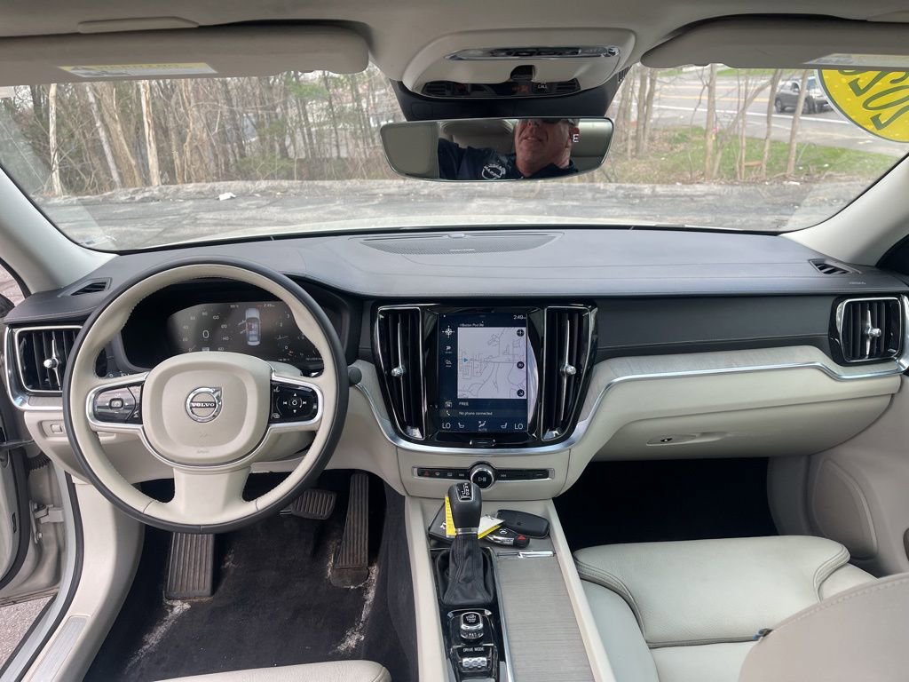 Used 2020 Volvo S60 T6 Inscription image 26