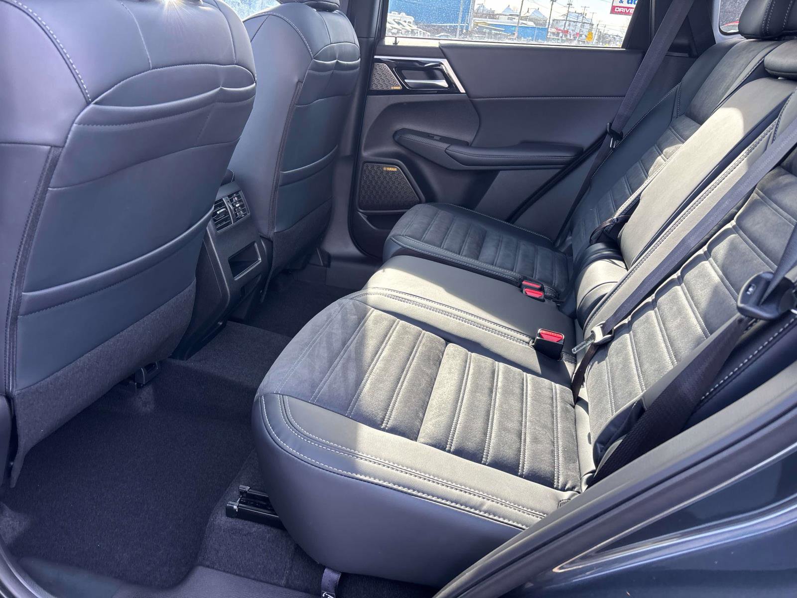 New 2026 Mitsubishi Outlander SE image 5