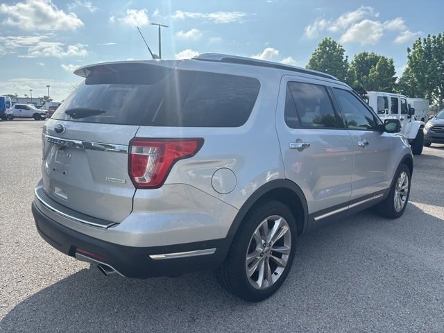 Used 2018 Ford Explorer Limited w/ Equipment Group 301A FWD image 5