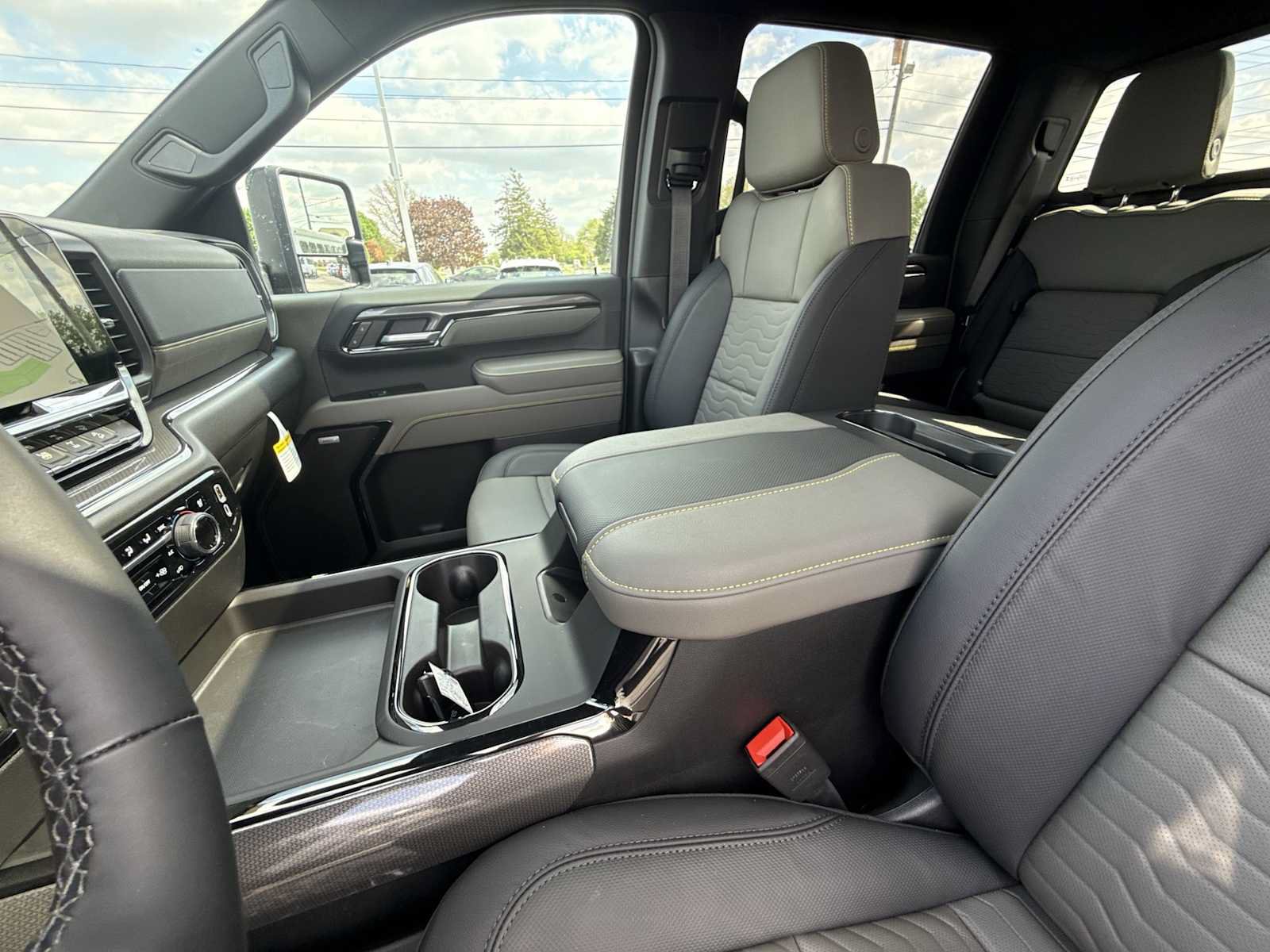New 2026 Chevrolet Silverado 2500 ZR2 w/ LPO, Dark Essentials Package AWD/4WD image 22