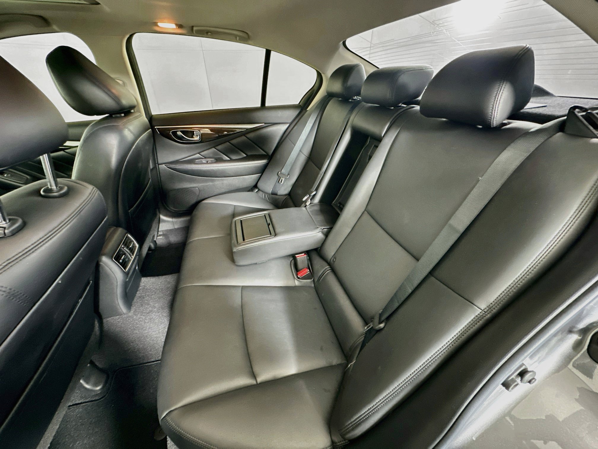 Used 2018 INFINITI Q50 Luxe w/ Essential Package (3.0T Luxe) RWD image 29