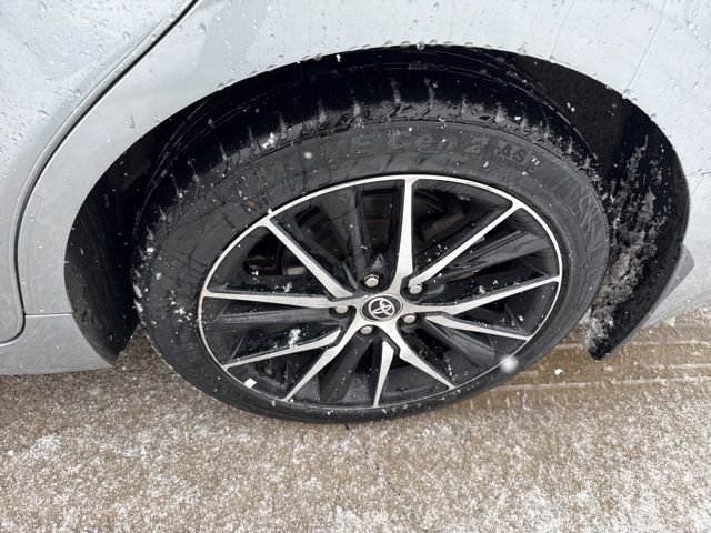 Used 2024 Toyota Camry SE image 12