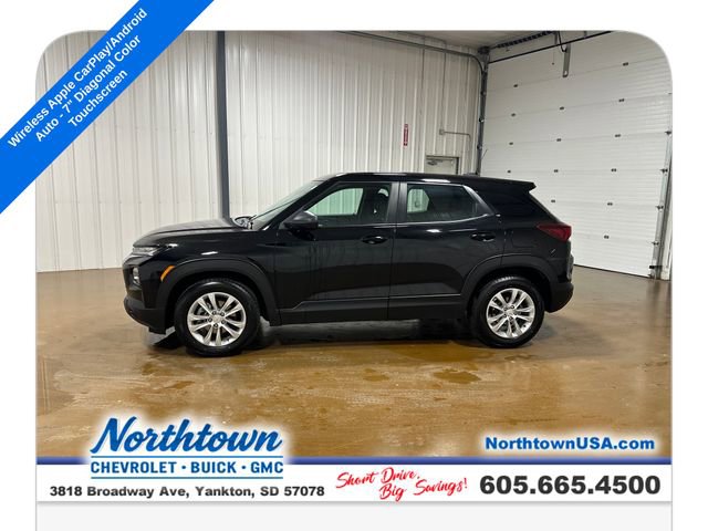 Used 2023 Chevrolet TrailBlazer LS FWD image 2