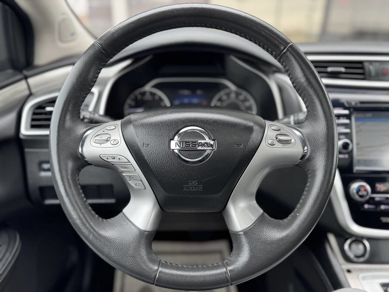 Used 2017 Nissan Murano SV w/ Premium Package image 13