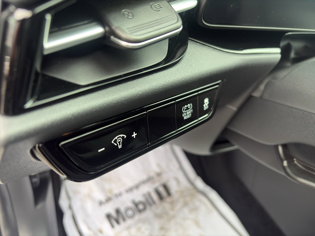 Used 2025 Kia Niro EX image 21
