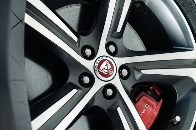 Used 2018 Jaguar XF First Edition image 6