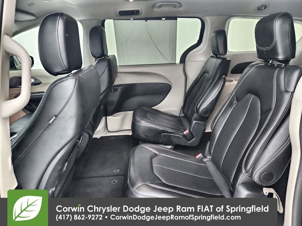 Certified 2024 Chrysler Pacifica Touring-L image 30