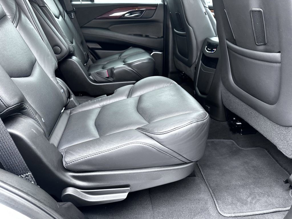 Used 2020 Cadillac Escalade Luxury image 37