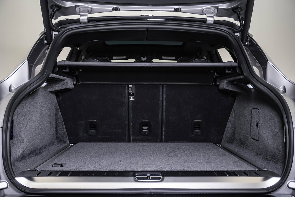 New 2025 Aston Martin DBX 707 image 28