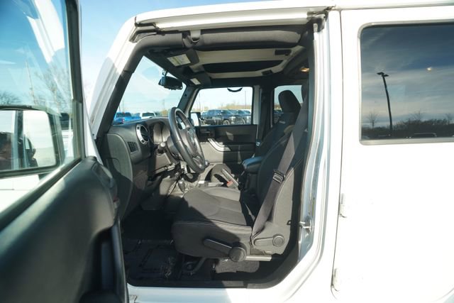 Used 2015 Jeep Wrangler Unlimited Sahara w/ Dual Top Group image 11