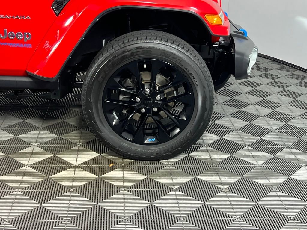 Used 2022 Jeep Wrangler Unlimited Sahara w/ Cold Weather Group image 12