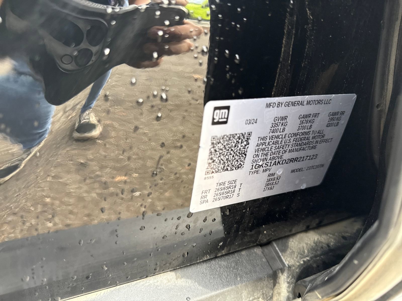 Used 2024 GMC Yukon SLE w/ Gmc Pro Safety Plus Package RWD image 30