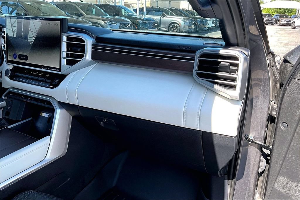 Used 2024 Toyota Sequoia Capstone AWD/4WD image 22