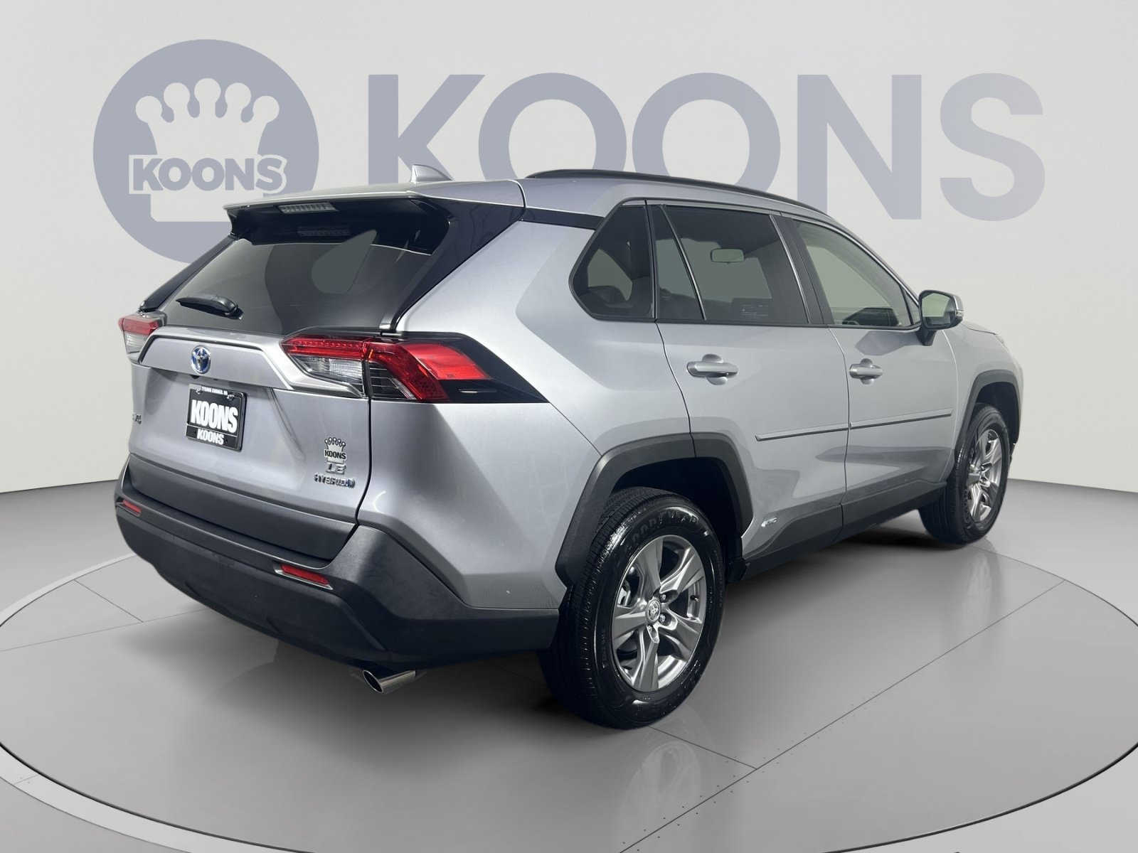 Used 2022 Toyota RAV4 LE AWD/4WD image 11