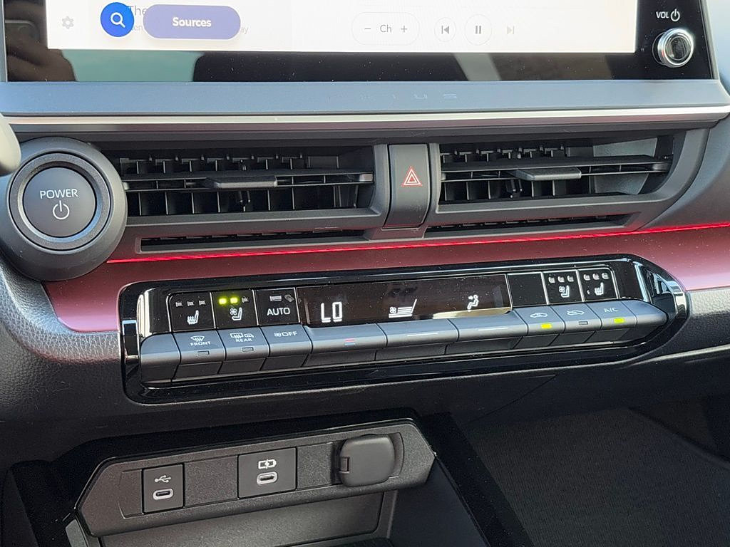 New 2026 Toyota Prius Plug-In Hybrid FWD image 19