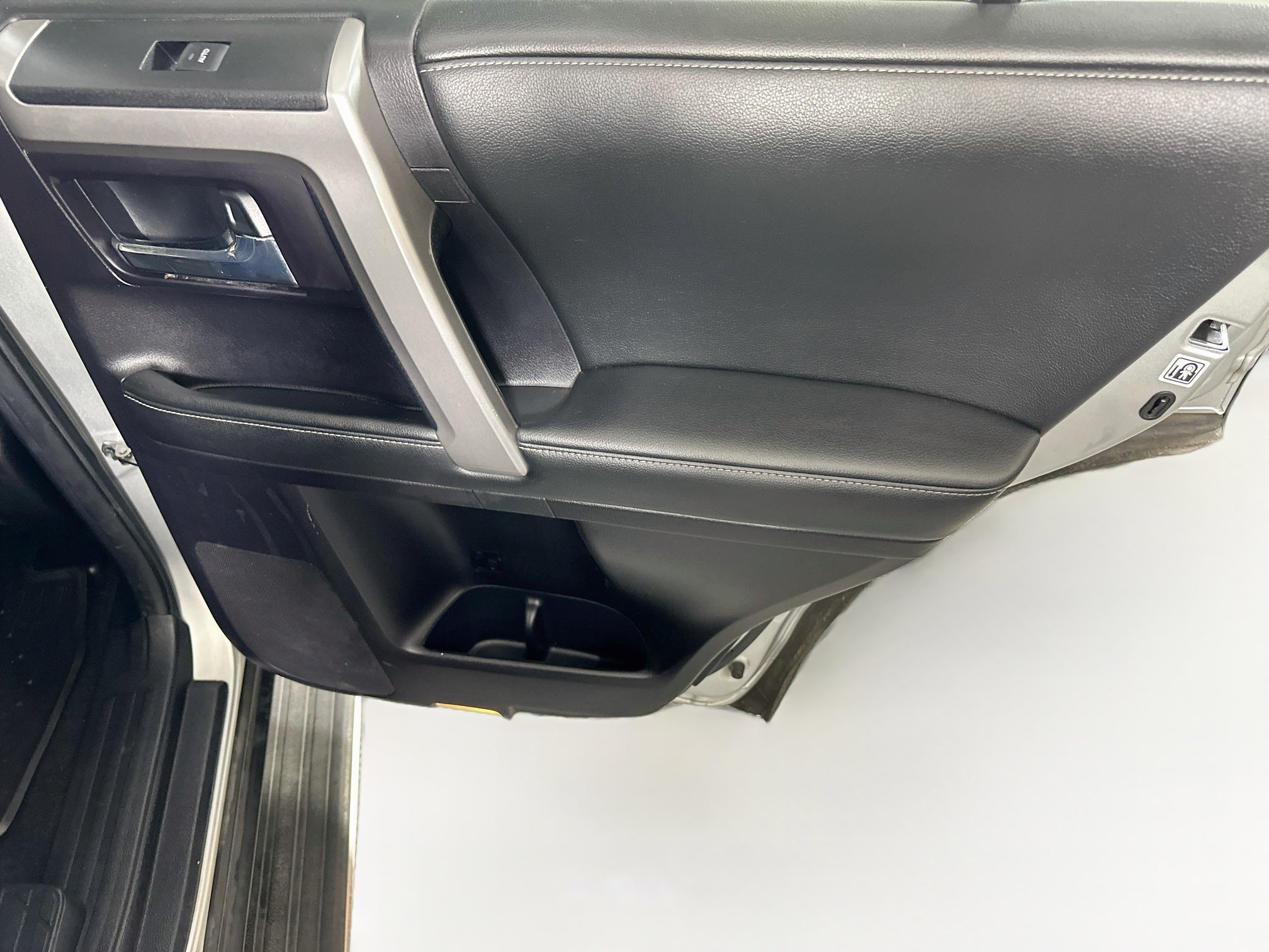 Used 2014 Toyota 4Runner SR5 RWD image 28