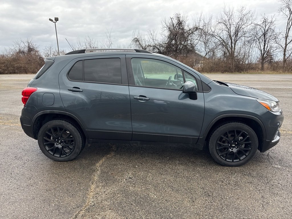 Used 2022 Chevrolet Trax LT w/ Driver Confidence Package image 2