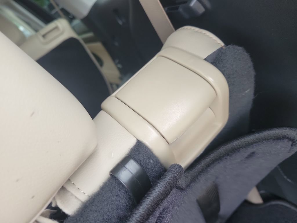 Used 2023 Toyota Highlander Limited FWD image 33