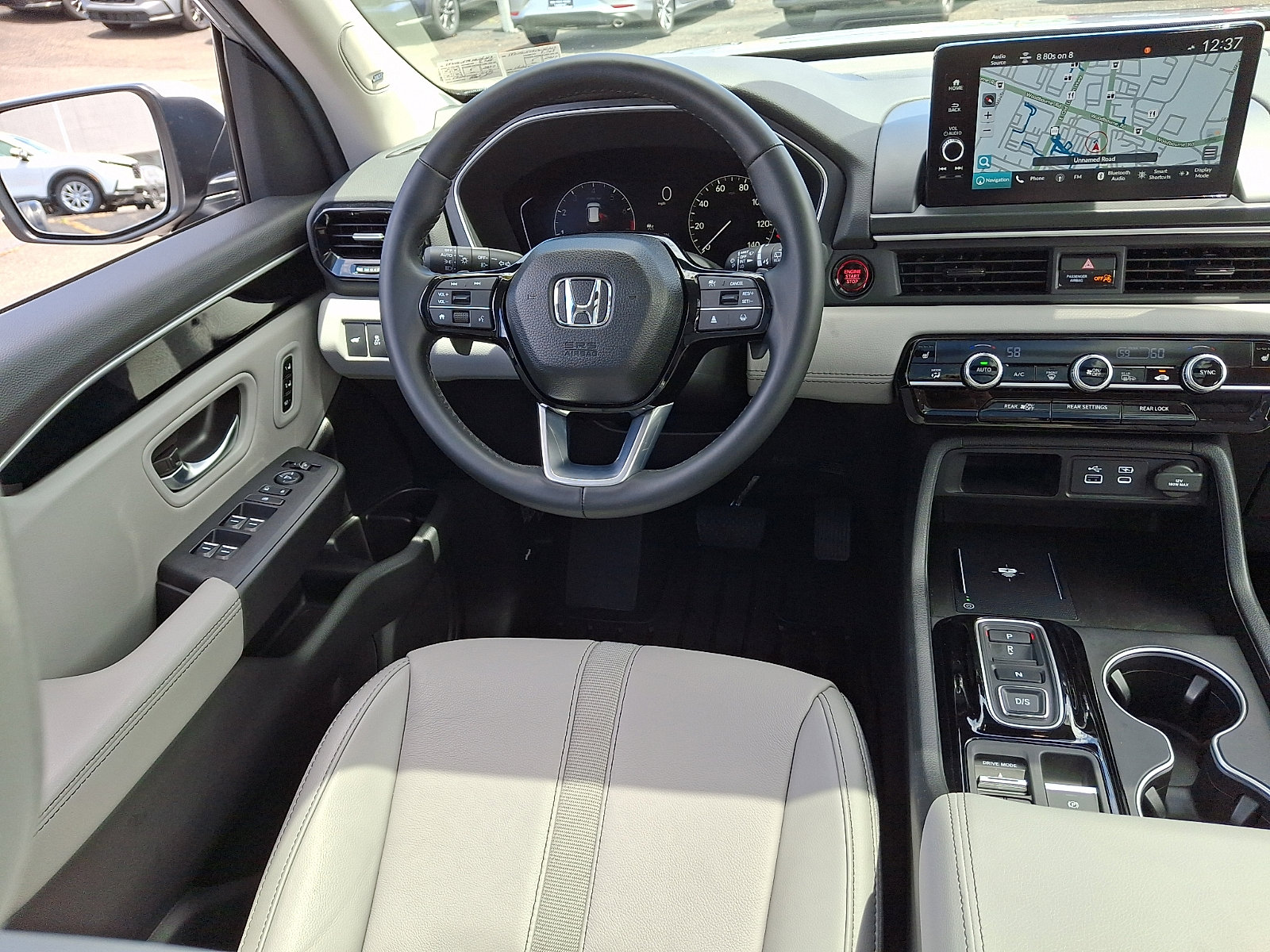 Used 2025 Honda Pilot Touring image 10