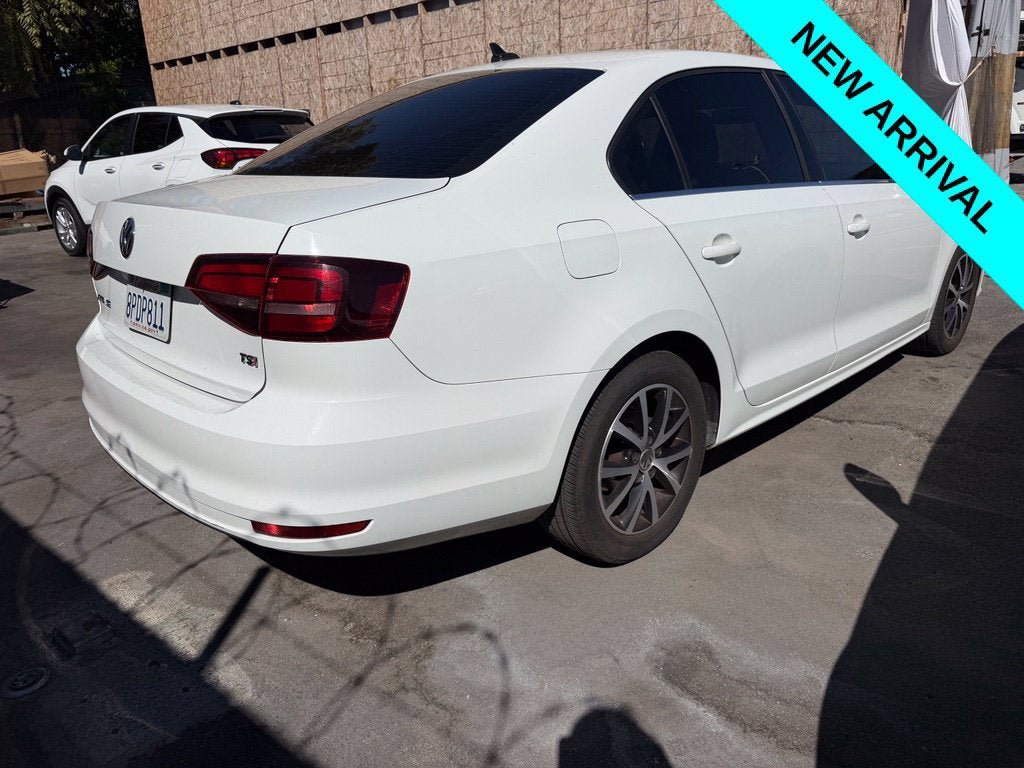 Used 2017 Volkswagen Jetta SE FWD image 3