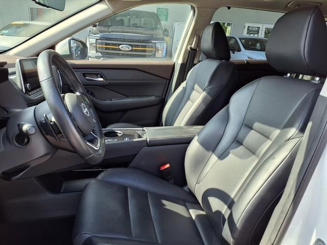 Used 2023 Nissan Rogue SV w/ SV Premium B Package FWD image 15