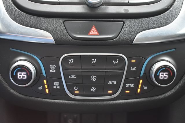 Used 2018 Chevrolet Equinox LT FWD image 29