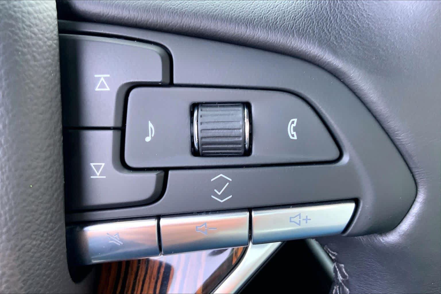 Used 2023 Cadillac Escalade Premium Luxury w/ LPO, Floor Liner Package AWD/4WD image 24