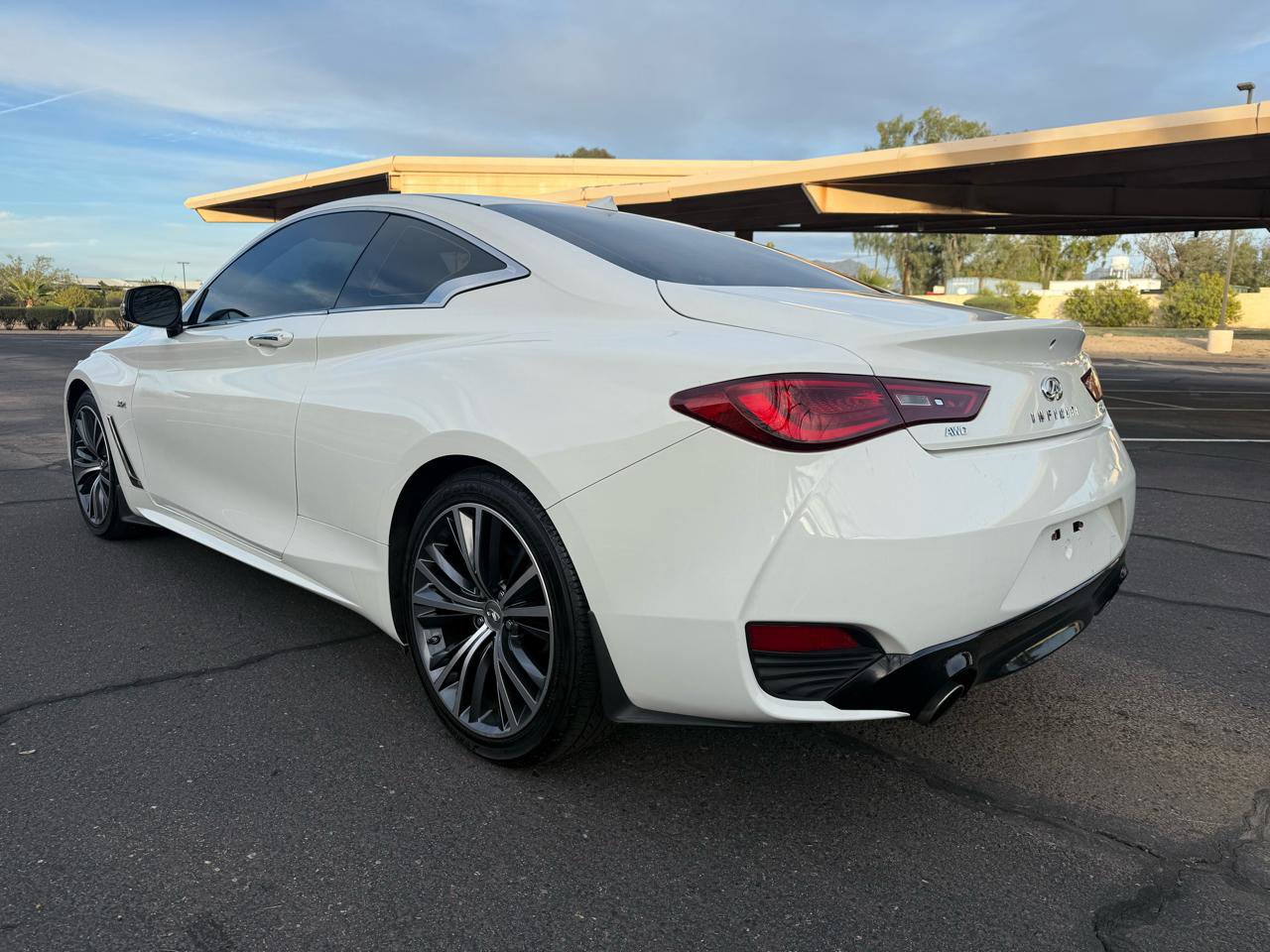 Used 2018 INFINITI Q60 3.0t Luxe w/ Sensory Package 3.0T Luxe AWD/4WD image 5