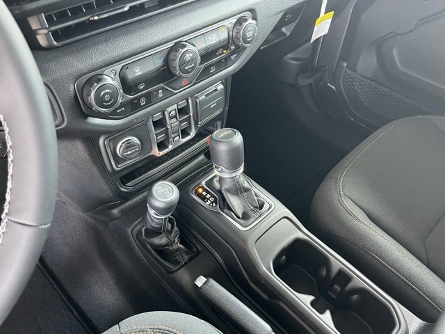 New 2025 Jeep Gladiator Sport image 21