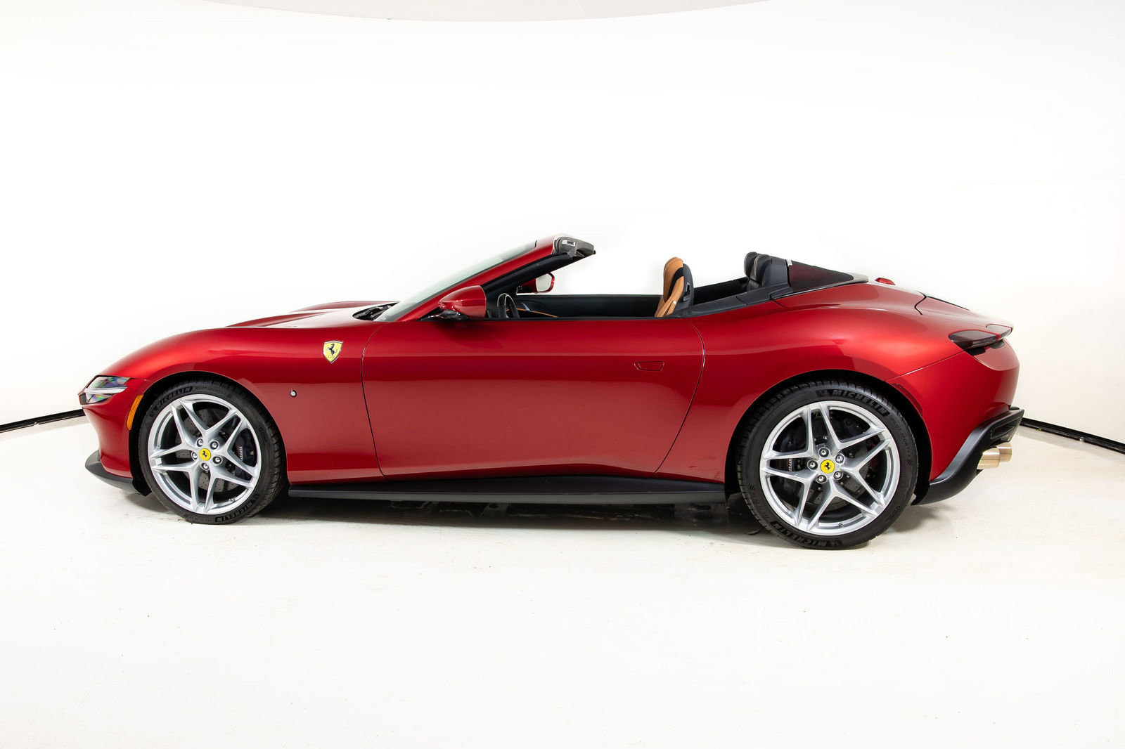 Certified 2025 Ferrari Roma Spider image 8