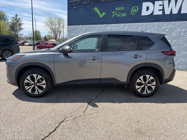 Used 2023 Nissan Rogue SV image 2