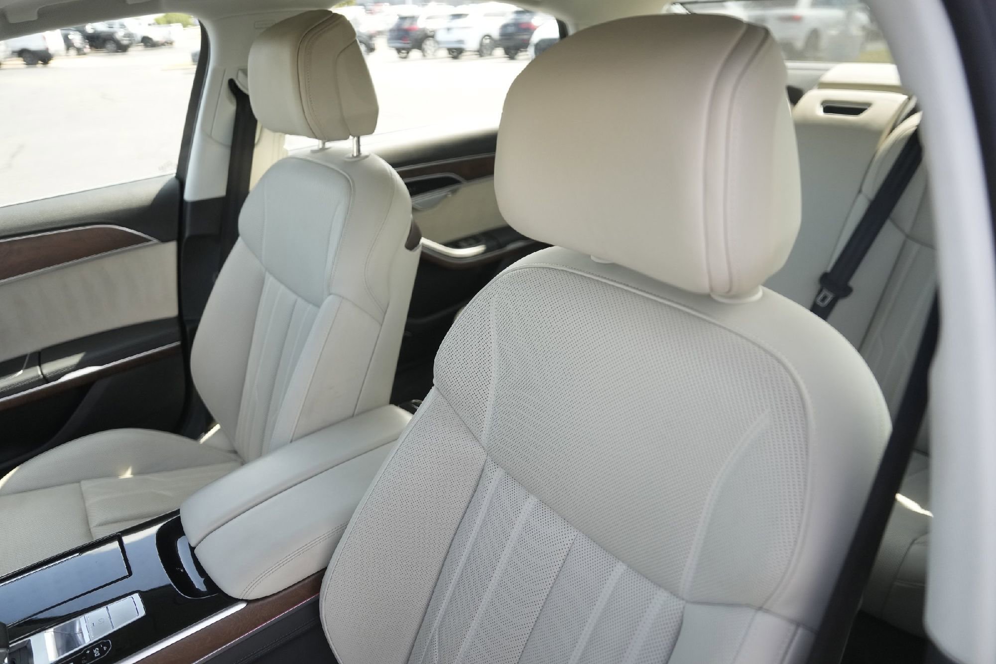 Certified 2022 Audi A8 L 3.0T image 10