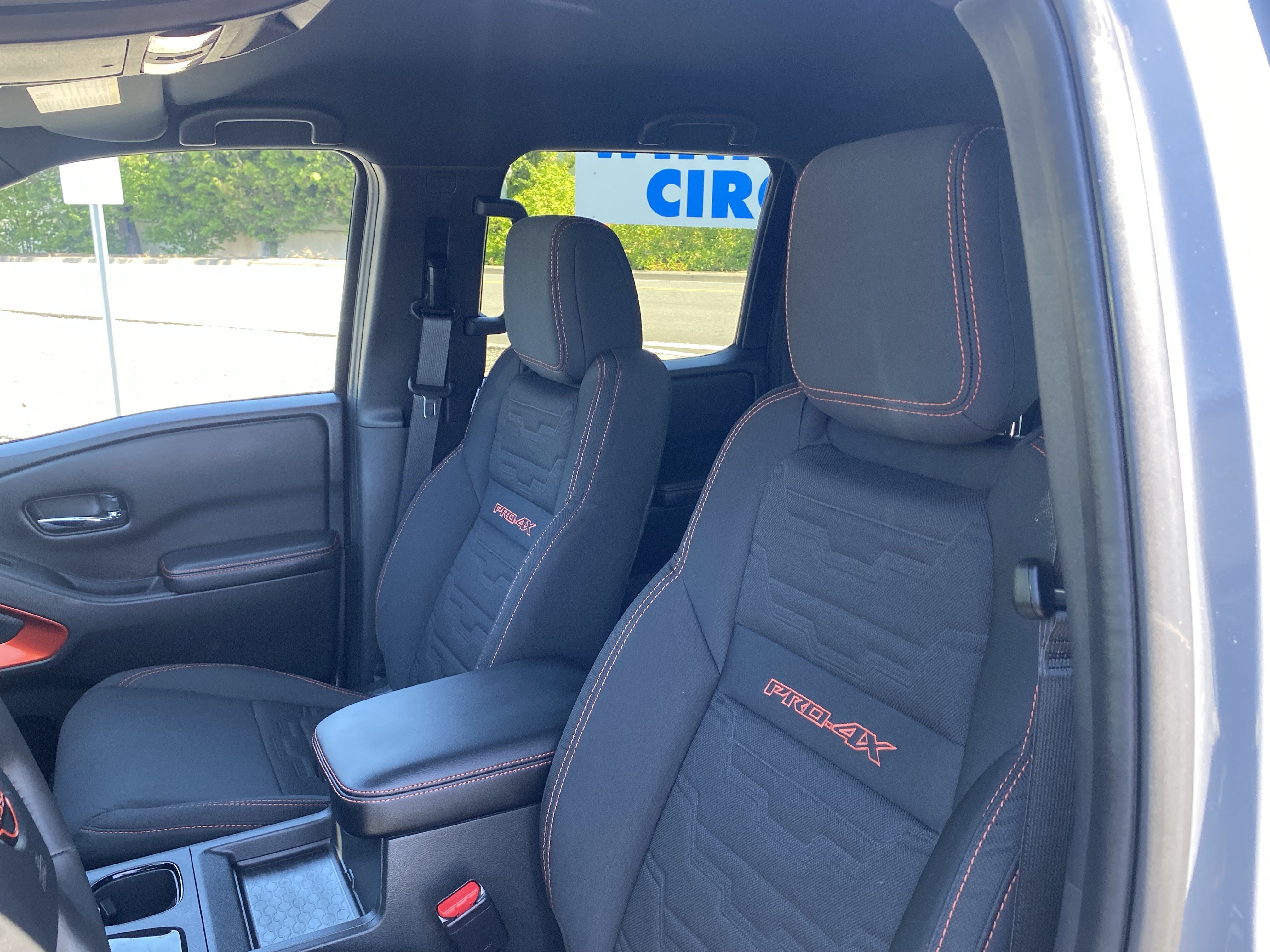 Used 2025 Nissan Frontier PRO-4X AWD/4WD image 16
