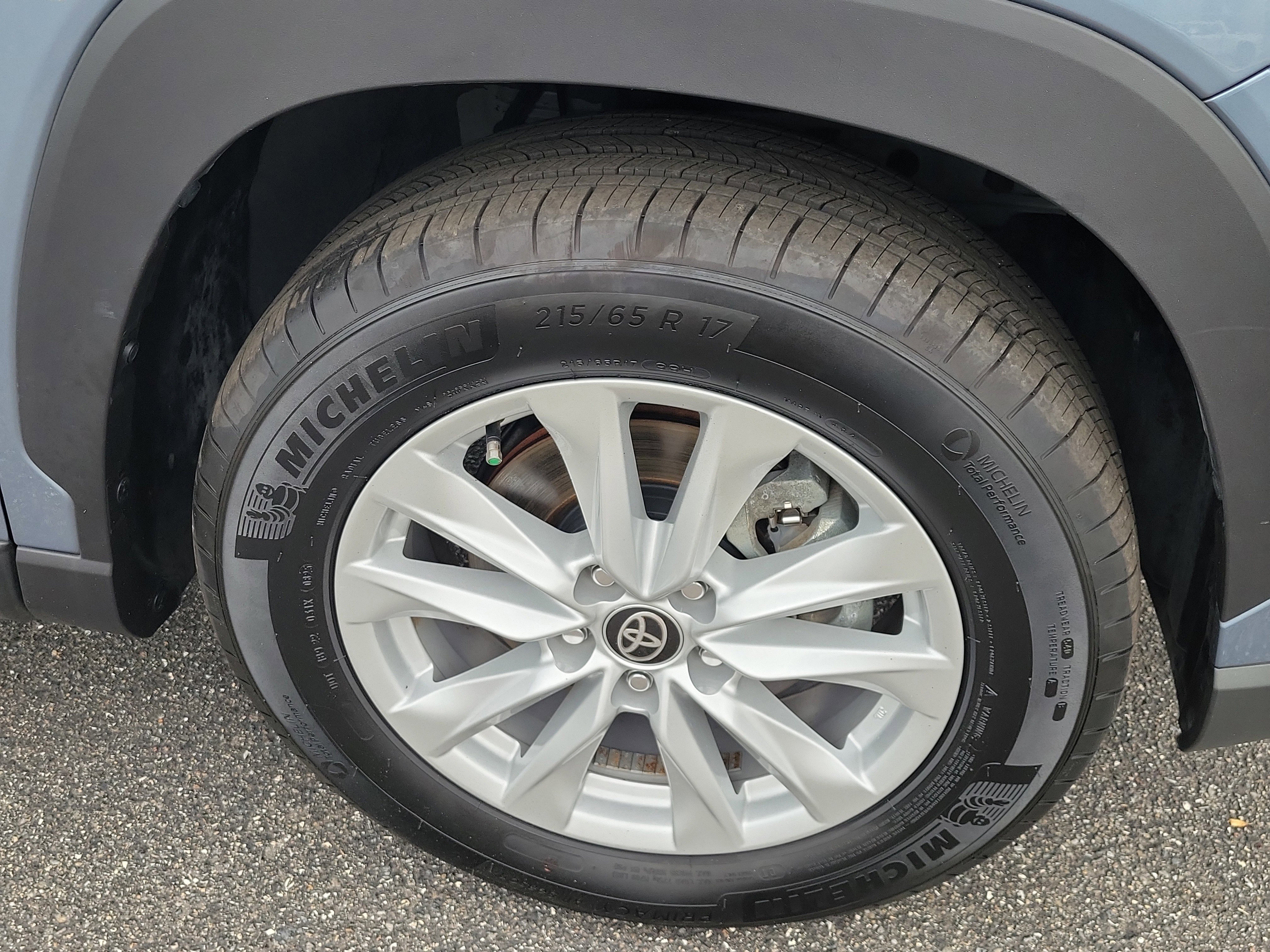 Certified 2025 Toyota Corolla Cross LE FWD image 8