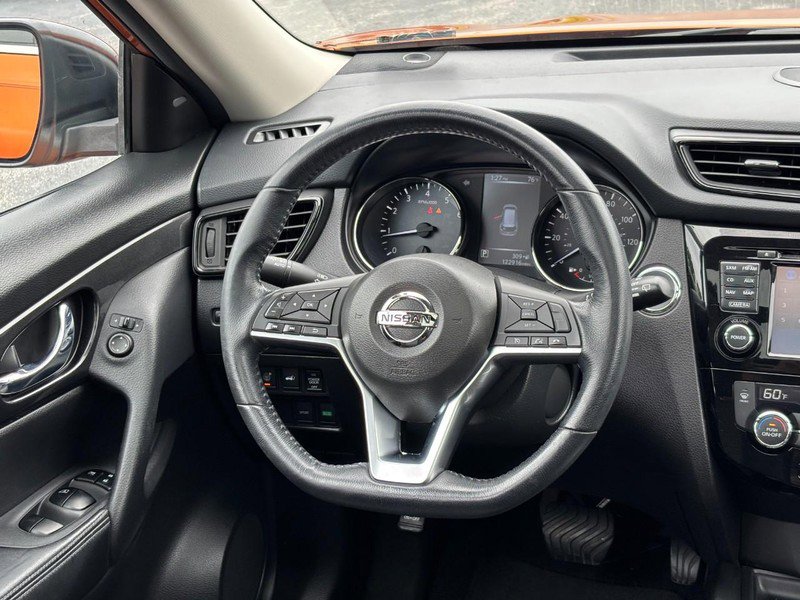 Used 2017 Nissan Rogue SV FWD image 12