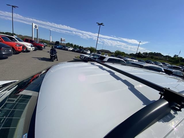Used 2024 Volkswagen Atlas SE AWD/4WD image 4