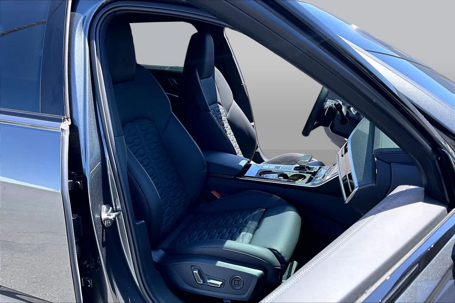 Used 2025 Audi RS 6 performance AWD/4WD image 9