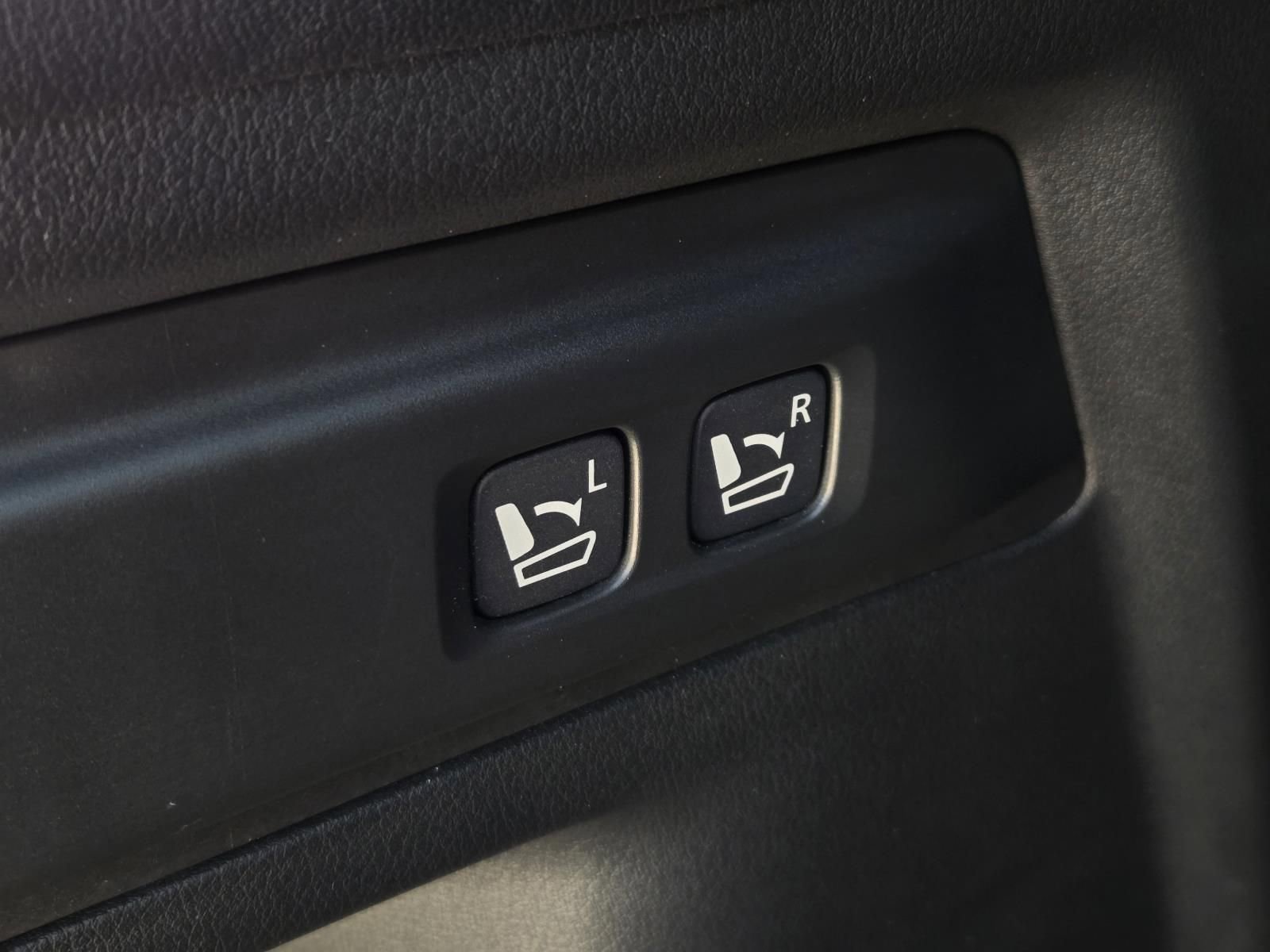 Certified 2025 MAZDA CX-70 3.3 Turbo S w/ Premium Package image 14