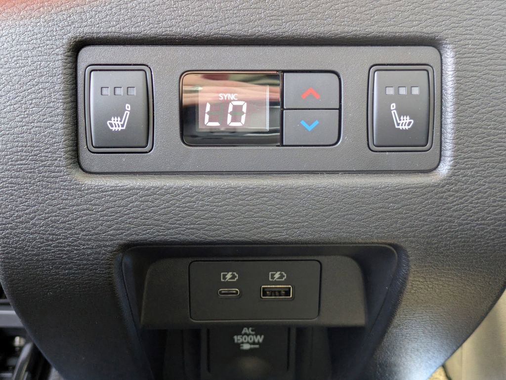 New 2025 Mitsubishi Outlander SEL image 15