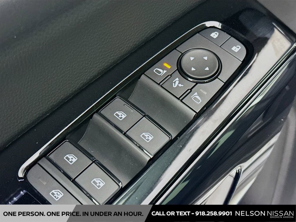 New 2026 Nissan Pathfinder Platinum image 17