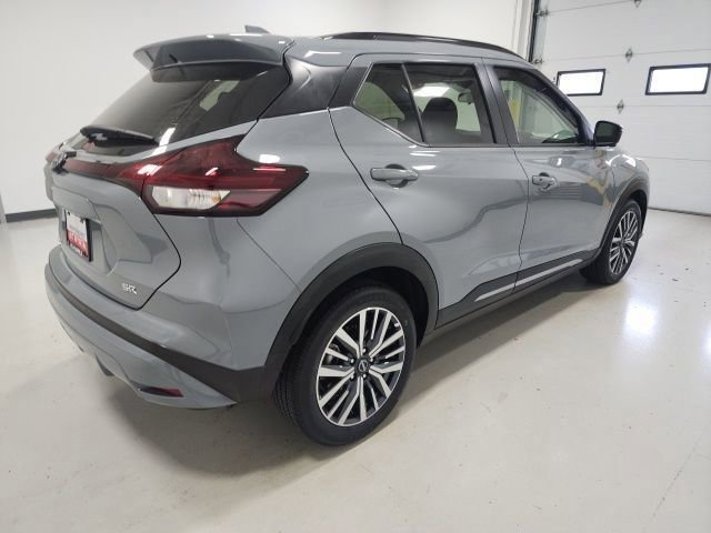 Used 2024 Nissan Kicks SR FWD image 11