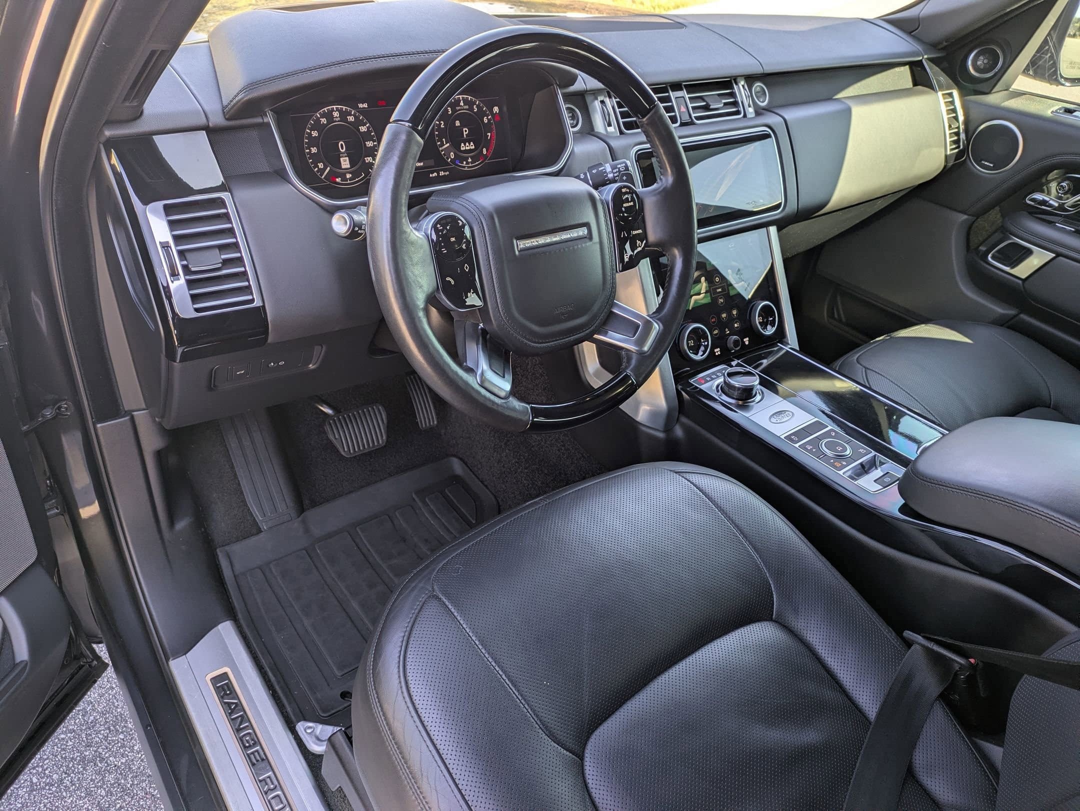 Used 2019 Land Rover Range Rover Supercharged image 9